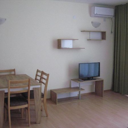 Апартаменти Кралеви В Шато Ахелой Aheloy Exterior foto
