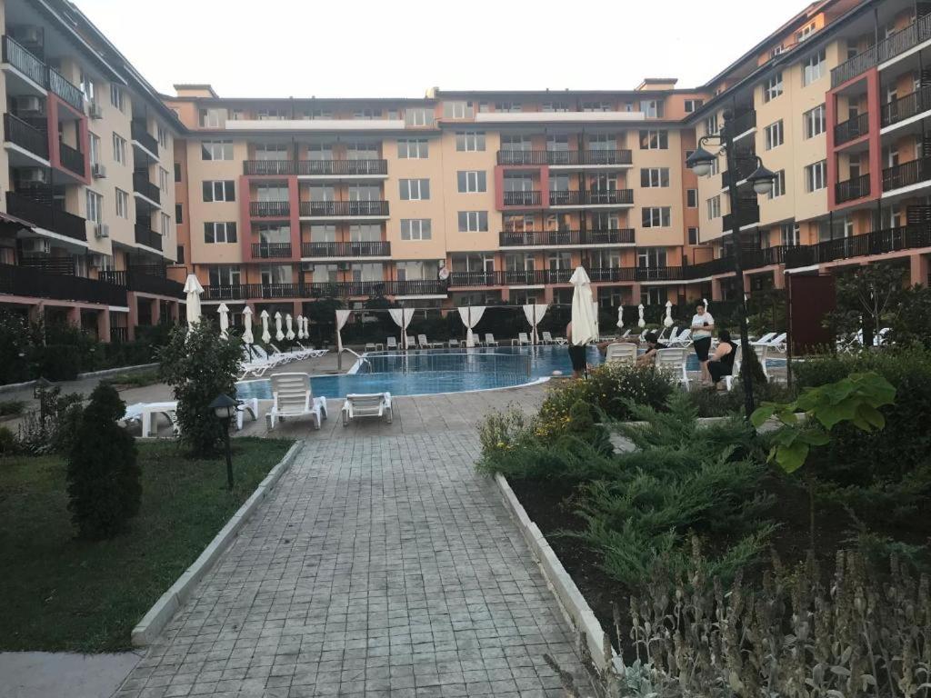 Апартаменти Кралеви В Шато Ахелой Aheloy Exterior foto